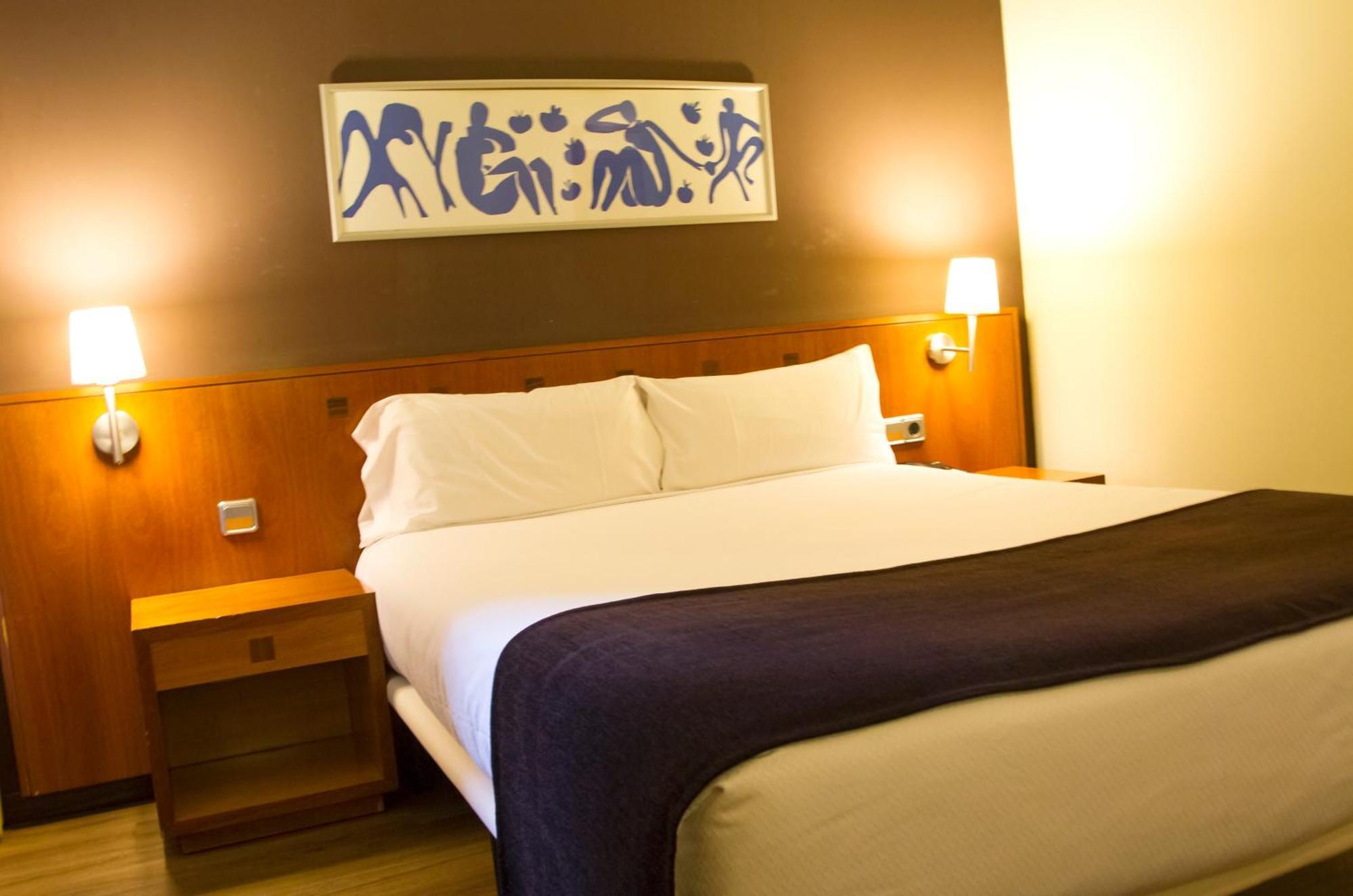 Basic Double or Twin Room,693127584:JPEG